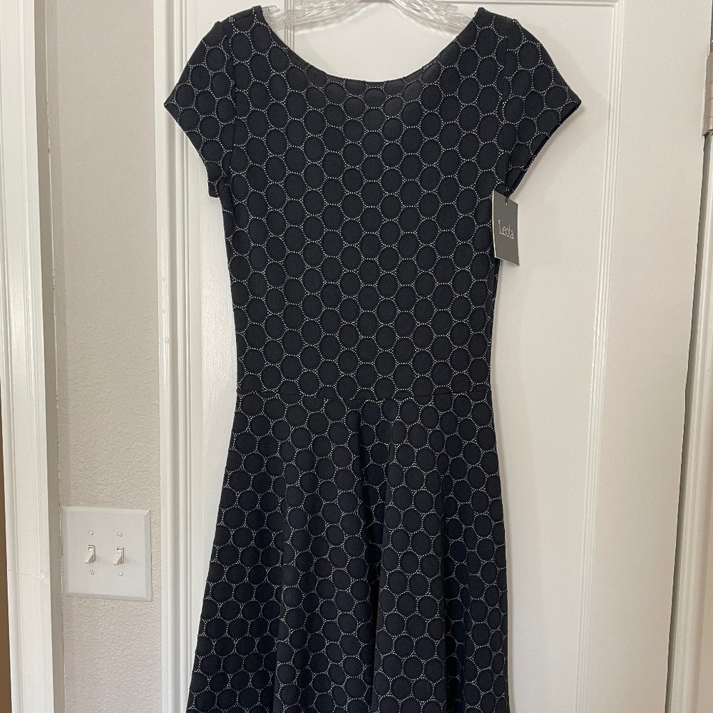 Leota dress, Black, NWT, Size Small